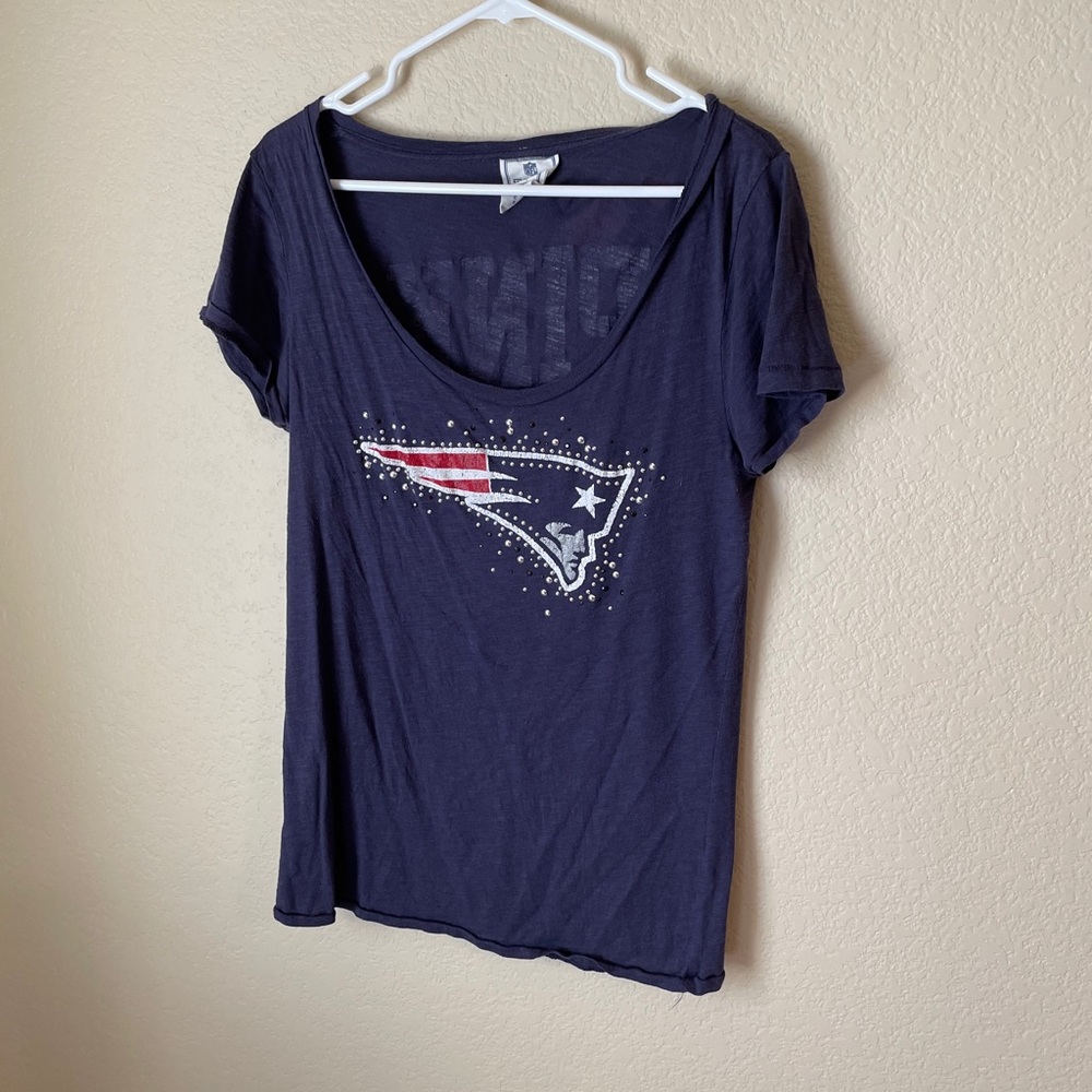 Women’s Scoop Neck New England Patriots shirt